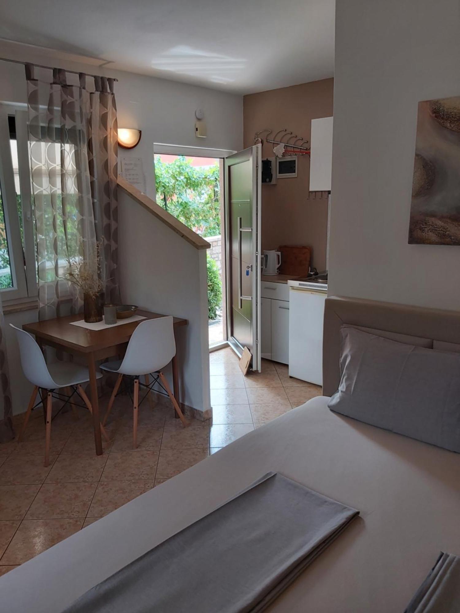 Ferienwohnung Mit 2 Schlafzimmer Oder Studio Apartment - Istrien-Fiorini Brtonigla Δωμάτιο φωτογραφία